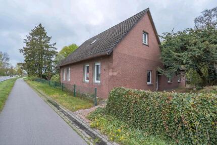 Provisionsfrei! Einfamilienhaus, großes Grundstück, Doppelgarage - Saterland