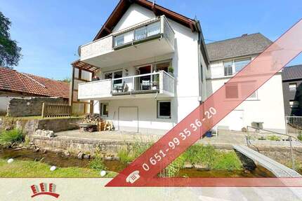 Weitläufiges, einzugsbereites Familienidyll mit Traumgarten und Bachlauf - 3 Balkone, Garage, Ausbaureserve & 3 Bädern! - Mandern