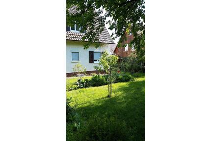 Kleines Haus mit 4 Zi-Whg, befristet 15.08.2026 bis 03.2029 - Allmersbach im Tal