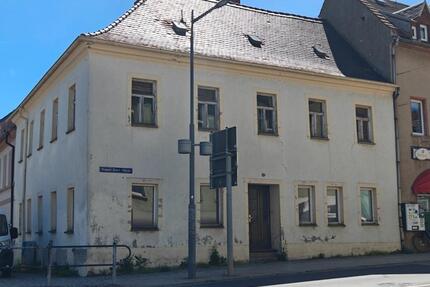 Charmantes 3-Parteien-Haus in Ronneburg – Erschlossen