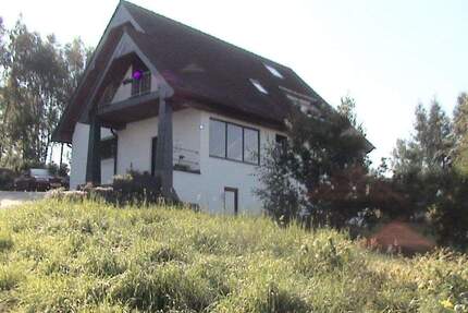 Geräumige 4-Zimmer-Wohnung im Dachgeschoss mit Galerie, Dachterrasse und Garten in Zug bei Freiberg - Freiberg / Langenrinne