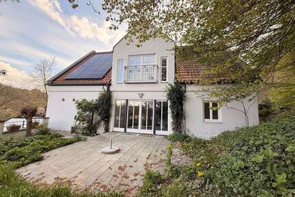 Haus zum Mieten in Grafrath 2.000,00 € 190 m²