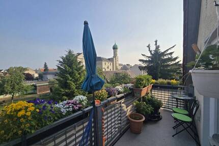 Helle 3-Zimmer-Wohnung mit zusätzlicher Nutzfläche im Dachboden - Augsburg Lechhausen