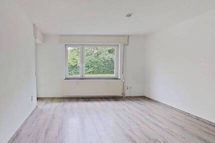 Geräumige 2-Zimmer-Wohnung mit Terrasse und Wannenbad - Bückeburg