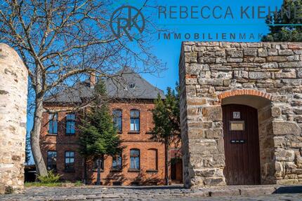 Unzufrieden mit der aktuellen WG? Im Alten Pfarrhaus wirst Du Dich wohlfühlen - OG Z2 - Bernburg (Saale)