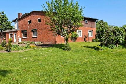 Mehrfamilienhaus und 5 ha Grünland Erbanteil 25% - Brande-Hörnerkirchen