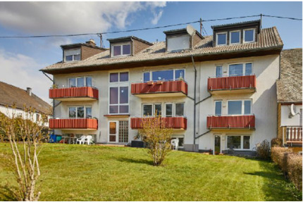 Monzelfeld: 4 Zimmer Wohnung mit Balkon, Einbauküche und Garten