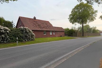Freistehendes Einfamilienhaus mit großem Grundstück - Varel