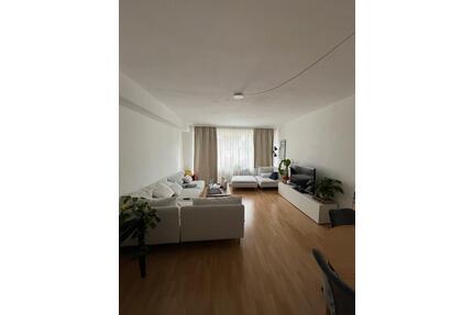 UNTERMIETE: Möblierte 2-Zimmer-Wohnung Düsseldorf Stadtmitte