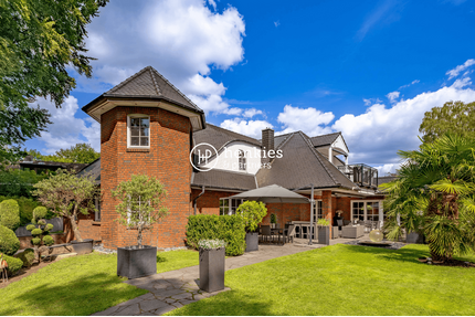 Haus zum Kaufen in Hoisdorf 2.475.000,00 € 495.72 m²