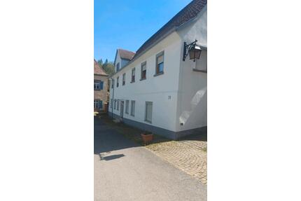 Haus mit drei Wohnungen - 420.000,00&nbsp;EUR Kaufpreis, ca.&nbsp; 288,00&nbsp;m&sup2; in Haigerloch (PLZ: 72401)