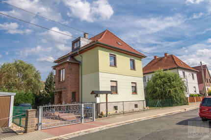 Zweifamilienhaus mit Option zum großzügigen Einfamilienhaus in Rudolstadt-Cumbach