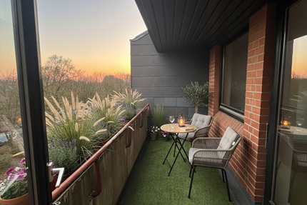 Sonnige 4-Zi.-Whg. · 96m² · 2 Balkone · TG · sofort frei - Ahrensburg