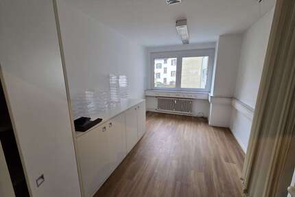 Büro in wiesbaden 1.820,00 € 140 m²