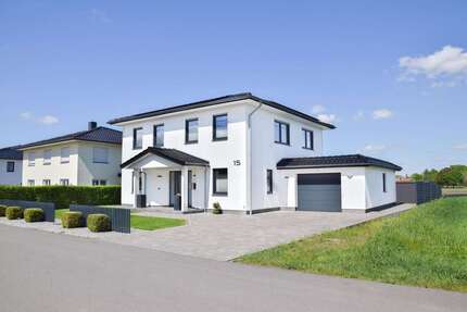 Haus zum Kaufen in Espelkamp 597.000,00 € 170.58 m²