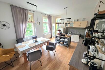 Stilvoll sanierte 4-Zimmer-Wohnung im Gründerzeithaus mit Balkon - Eschwege