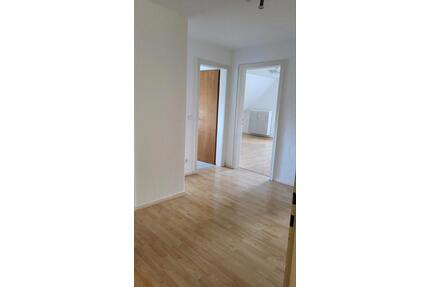 Wohnung zu vermieten - 600,00&nbsp;EUR Kaltmiete, ca.&nbsp; 90,00&nbsp;m&sup2; in Siegen (PLZ: 57080) Eiserfeld