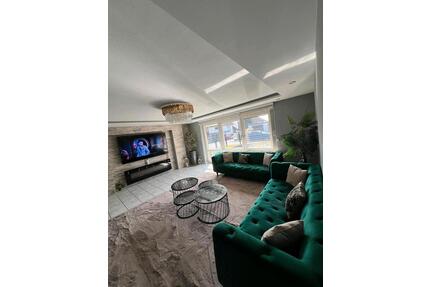 Haus zu vermieten - 3.600,00&nbsp;EUR Kaltmiete, ca.&nbsp; 160,00&nbsp;m&sup2; in Weichs (PLZ: 85258)