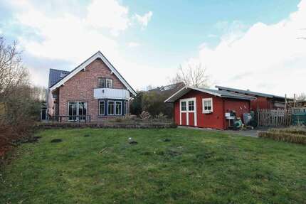 Haus zum Kaufen in Barmstedt 735.000,00 € 223.13 m²