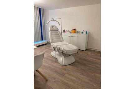 Praxisraum zum Untermieten - 350,00&nbsp;EUR Kaltmiete, ca.&nbsp; 51,00&nbsp;m&sup2; in Schwäbisch Gmünd (PLZ: 73525)