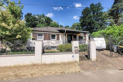 Ihr neues Bauprojekt: Großzügiges Grundstück mit viel Potenzial - Burgwedel / Kleinburgwedel