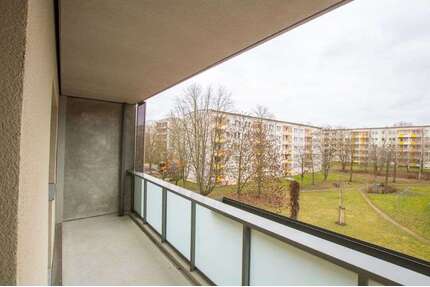 Wohnung zum Mieten in Halle (Saale) 323,00 € 36.66 m²