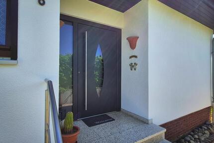 Modernisiertes Einfamilienhaus auf einer Ebene mit großem Garten - Grünstadt
