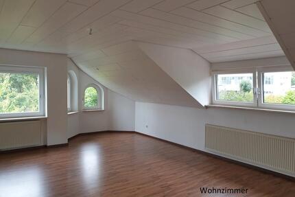 4-Zimmer-DG Wohnung mit Wintergarten, Balkon, Garage - Westhausen