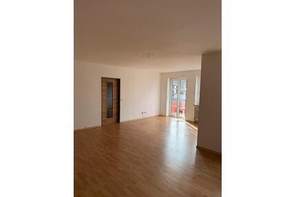 Großzügige 3-Zimmer-Wohnung, zwei Balkone, TOP-Innenstadtlage - Deggendorf