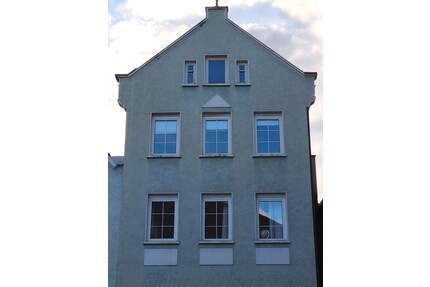 Zwei Wohnungen zu einem Preis - 350.000,00&nbsp;EUR Kaufpreis, ca.&nbsp; 133,70&nbsp;m&sup2;&nbsp;Wohnfl&auml;che in Memmingen (PLZ: 87700)