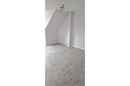 ANFRAGESTOPP! Charmante DG-Wohnung 47 m²|frisch renoviert|Husum