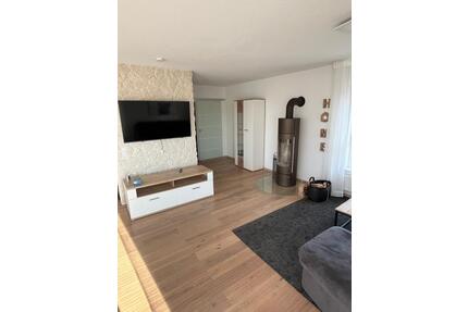 4,5 Zimmer Wohnung + Garage + Stellplatz inkl. Gartenhütte - Laichingen