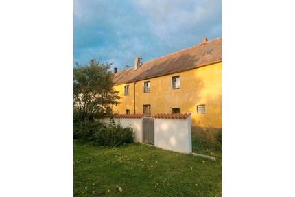 Reihen-Doppelhaus - 40.000,00&nbsp;EUR Kaufpreis, ca.&nbsp; 120,00&nbsp;m&sup2; in Hirschau (PLZ: 92242)