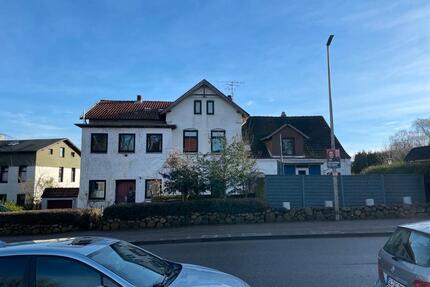 Zweifamilienhaus und ein Einfamilienhaus - Schleswig
