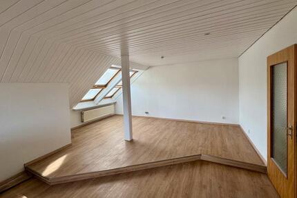 Helle, neu sanierte 3 Zi.-Wohnung (83qm) in Nattheim