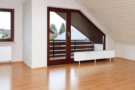 Gepflegte 3-Zimmer Dachgeschosswohnung mit Balkon in Neudorf - Graben-Neudorf