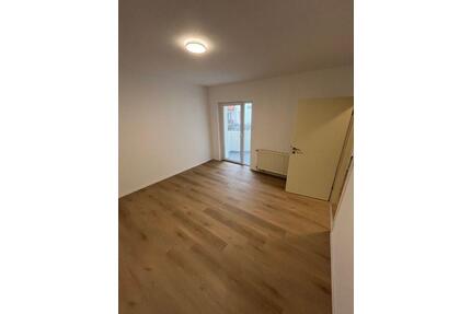 Wunderschöne 2-Zimmer-Wohnung in Top Lage in Bremerhaven mit großem Balkon