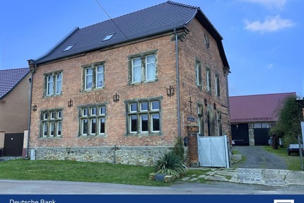 Gemütlich, ländlich, ruhig ! - 198.000,00&nbsp;EUR Kaufpreis, ca.&nbsp; 210,00&nbsp;m&sup2;&nbsp;Wohnfl&auml;che in Ziegelroda (PLZ: 06268)
