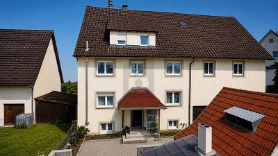 VIEL PLATZ, FAST FERTIG SANIERT - Schwenningen