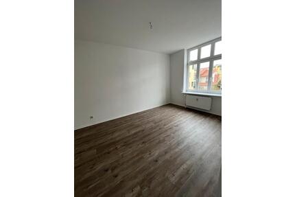 Nachmieter für kleine 3 Raum Whg direkt an der Elbe - Magdeburg