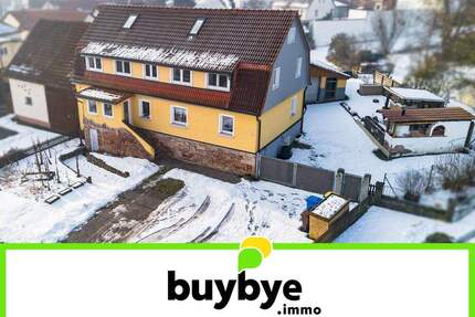 Oberelsbach: Großzügiges Einfamilienhaus mit Einliegerwohnung, Scheune und Garten