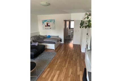 1 Zimmer Apartment + Stellplatz + Keller - Neutraubling