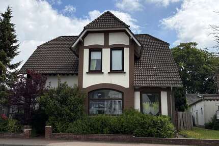 Haus zum Kaufen in Bredstedt 259.000,00 € 233 m²