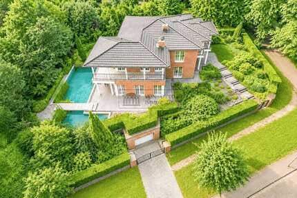 Haus zum Kaufen in Hamburg 1.995.000,00 € 358 m²