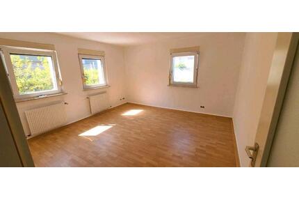 65m², 3ZKB Erdgeschoss Wohnung am Ende der Friedrich Ebert Straße - Ochsenfurt