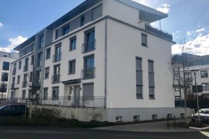 4-Zimmer Wohnung mit Balkon, EBK, 2 Stellplätze in Köln-Kalk