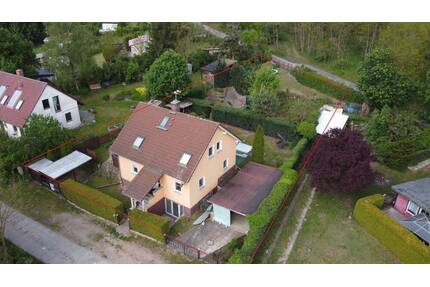 Einfamilienhaus mit Pool, Kamin, Brunnen und Fußbodenheizung - Müncheberg Hoppegarten b Müncheberg