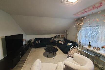 2 Zimmer Dachgeschosswohnung mit Balkon zu vermieten - Ehningen