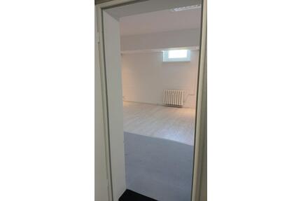 2 Gewerberäume Souterrain (gesamt 54 m²) im Untergeschoss Berlin-Hohenschönhausen – Hansastraße 216