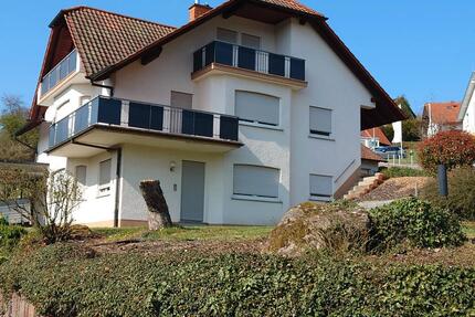 Großzügiges Wohnhaus mit ca. 250 m² in Wolfstein zu vermieten